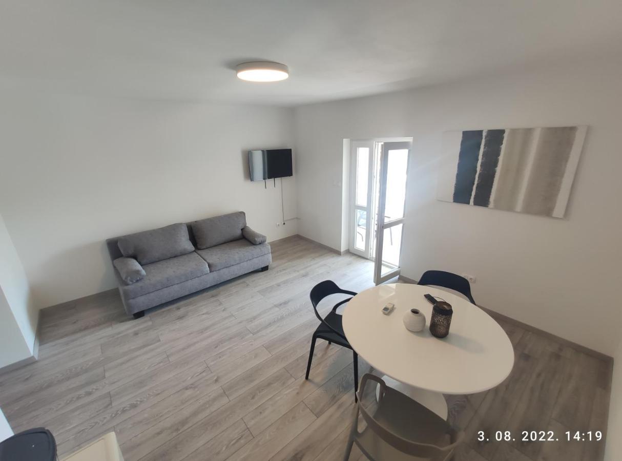 Aqua Apartments Apartment *