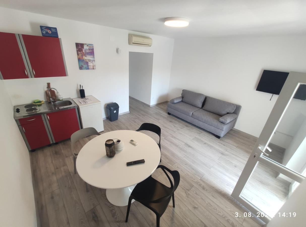 Aqua Apartments Apartment *