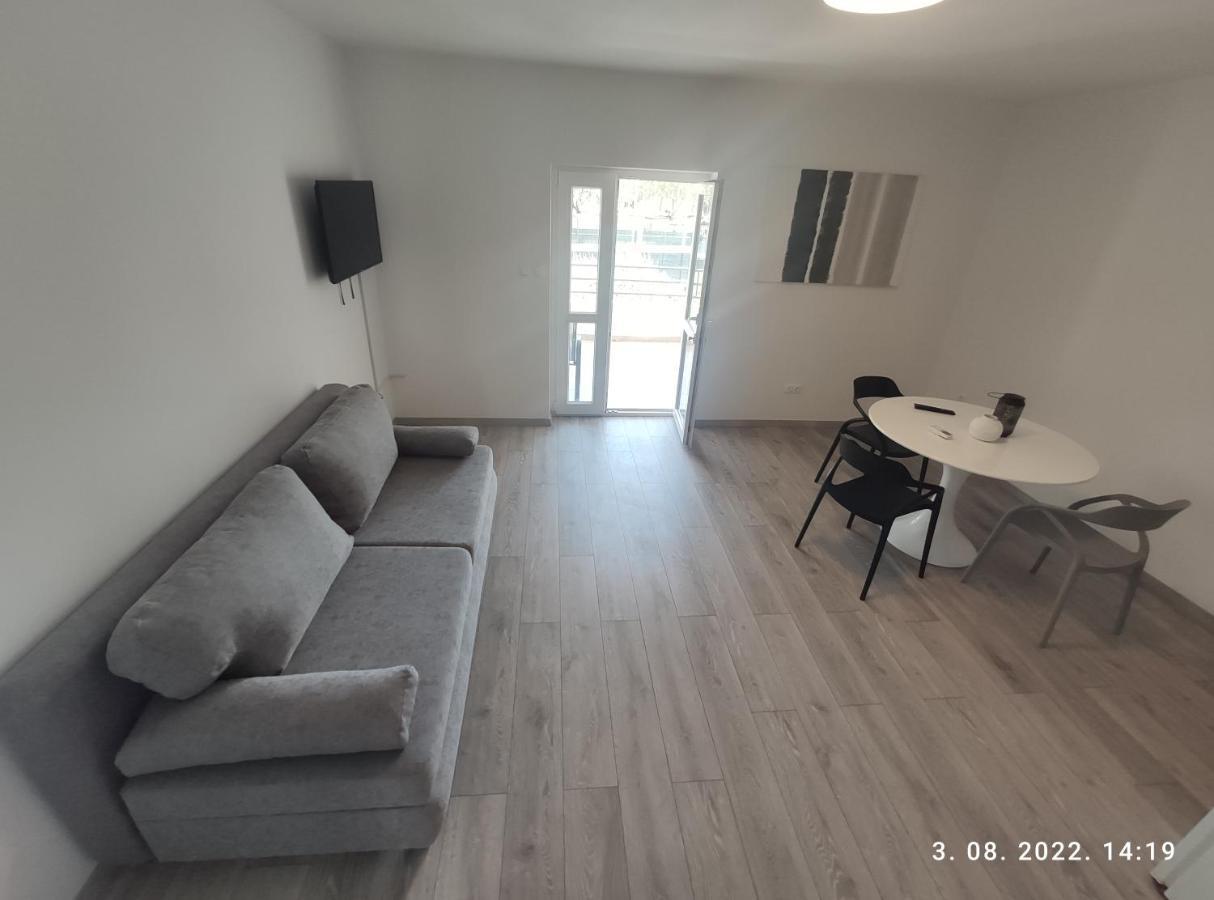 Aqua Apartments