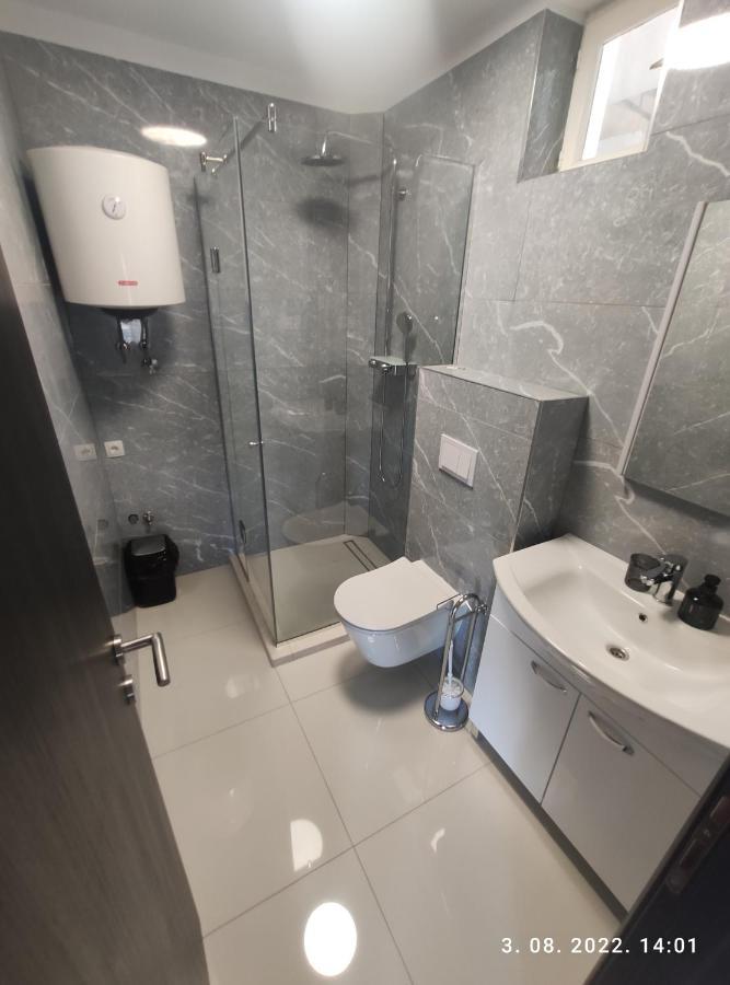 Aqua Apartments Apartment