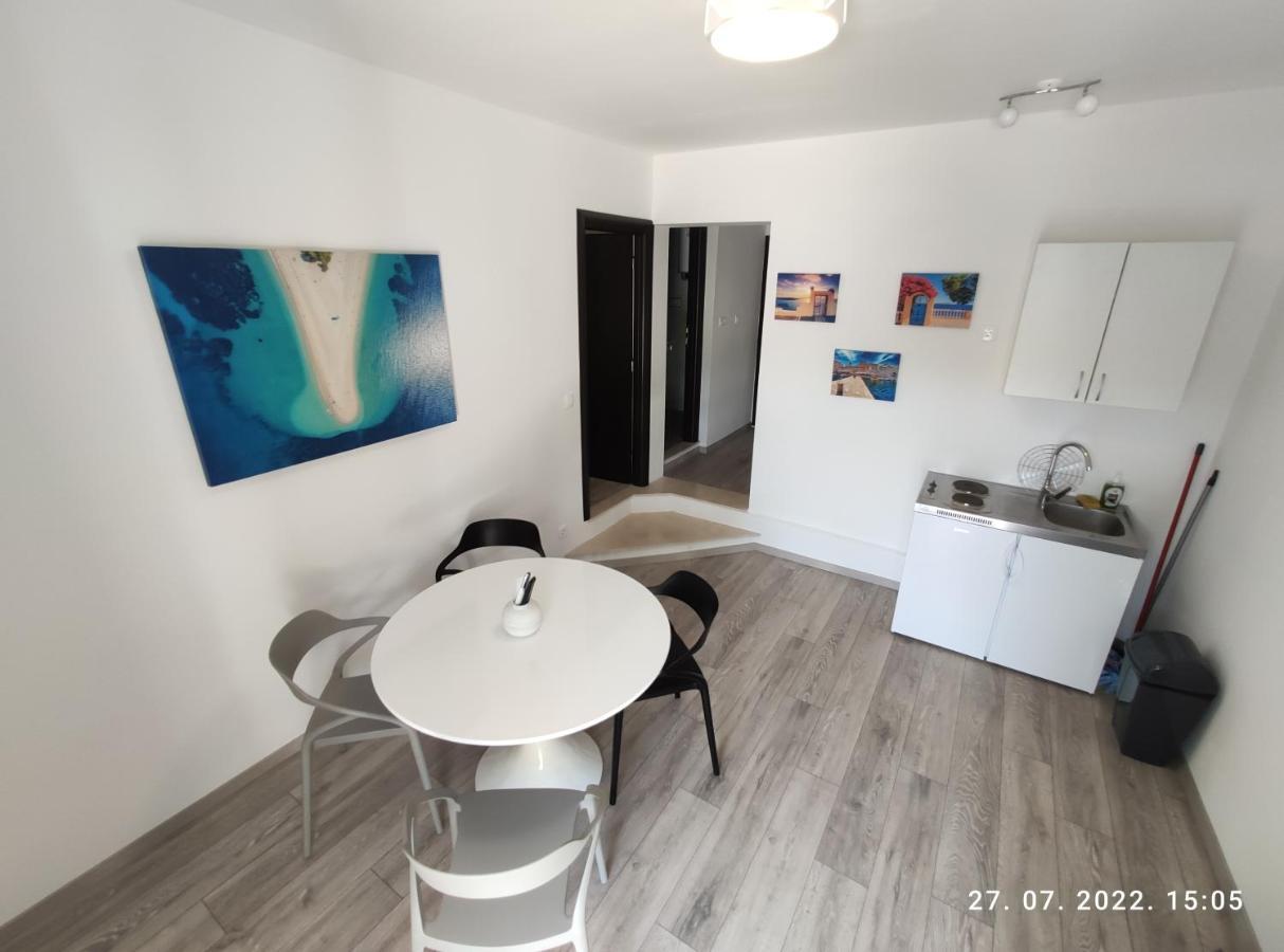 Aqua Apartments